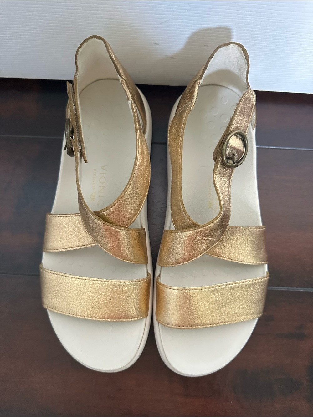Size 8 Vionic Women’s Harmony RX Gold Metallic Recovery Sandals - Picture 6 of 10
